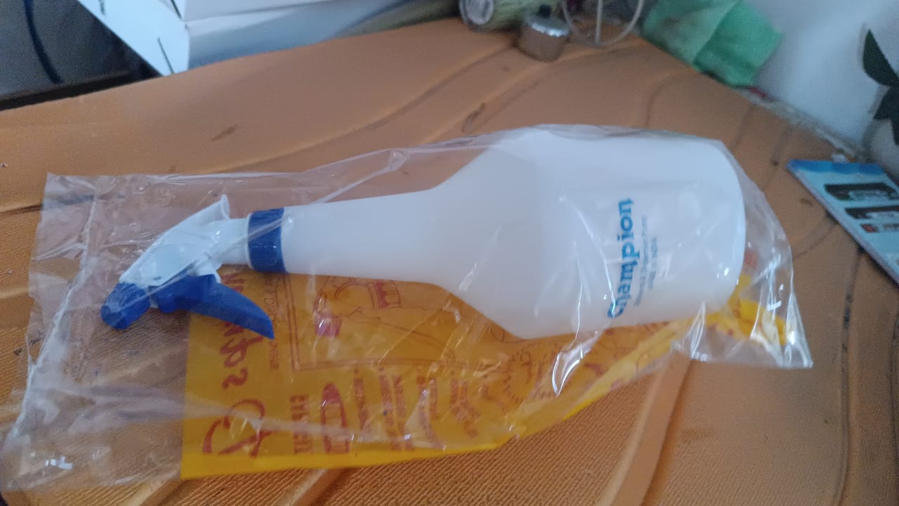 Multipurpose Plastic Trigger Spray Bottle (1 L) Multipurpose Plastic Trigger Spray Bottle (1 L)